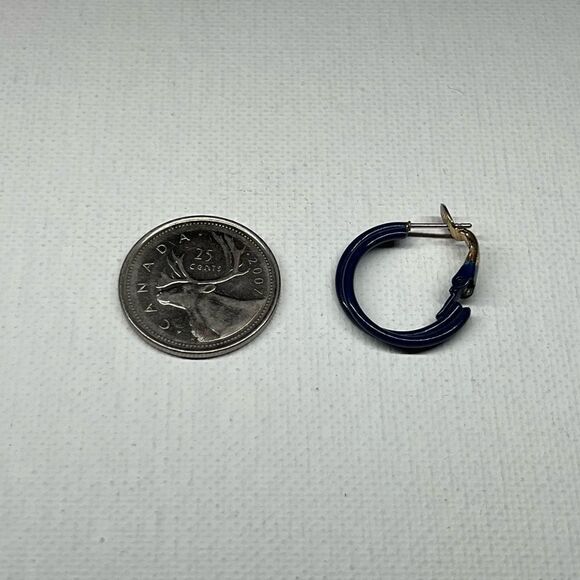 Vintage Small Black Hoop Earrings - Picture 5 of 5